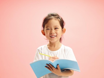 10 Contoh Cerita Pendek Bahasa Inggris dan Artinya untuk Latihan Story Telling Anak