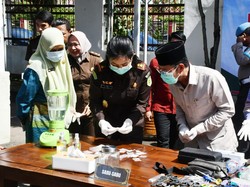 Kejari Dompu Musnahkan 67,11 Gram Narkoba hingga Senjata Tajam