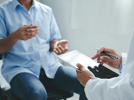 Pria Juga Mengalami Masa Menopause, Mitos atau Fakta?