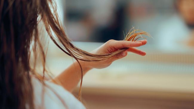 Ternyata Ini Kebiasaan Yang Bikin Rambut Cepat Rusak