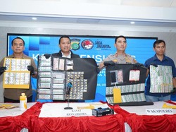 Polisi Tangkap 14 Penjual Obat Terlarang di Jakut, 14.360 Butir Disita