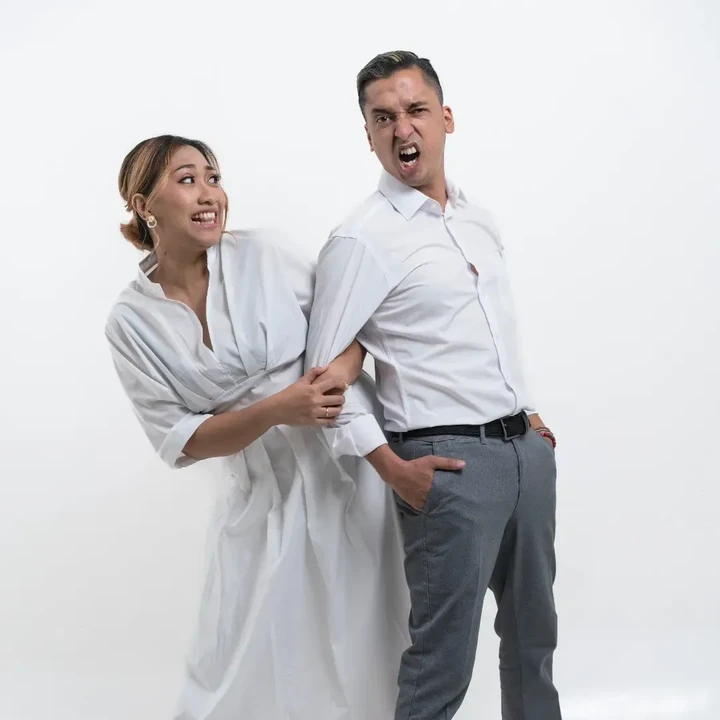 <p>Sosok Kamal Rasyid dari 'Duo Bahlul' tengah menjadi perbincangan publik karena kerap melontarkan candaan yang kocak. Sang sahabat, Sahil Muchsin Mulachela bahkan sering berceletuk menyebut Kamal sebagai tulang punggung komedi Indonesia. Di balik sosoknya yang viral, tak banyak yang tahu kalau Kamal adalah Ayah dari dua anak. (Foto: Instagram @kamal_rasyid)</p>