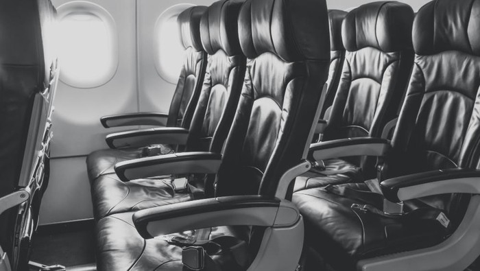 Mau Penerbangan Nyaman? Hindari Nomor Kursi Pesawat Ini Menurut Pakar!
