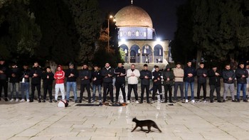 FOTO: Al Aqsa Dipadati Pengunjung Setelah Sempat Ditutup Israel