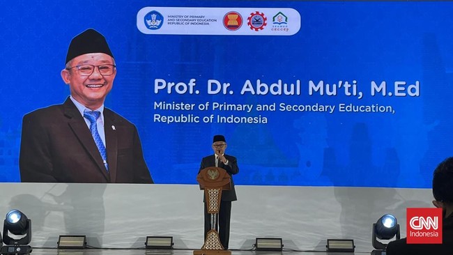 Mu'ti Terbitkan Aturan soal Ekskul Korps Kadet, Tak Wajib untuk Siswa