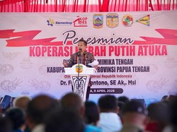 Menkop Resmikan Operasional Kopdes Merah Putih di Atuka Mimika Papua Tengah