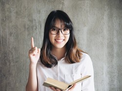 5 Cara Mengenali Orang Cerdas dari Kebiasaan Sehari-hari