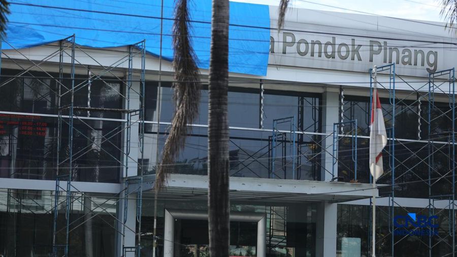 Persaingan industri otomotif nan semakin keras di pasar Indonesia, salah satu diler PT Honda Prospcet Motor (HPM) kudu menutup gerai mereka di area Pondok Pinang, Kebayoran Lama, Jakarta Selatan, Kamis (9/4/2026). (CNBC Indonesia/Tri Susilo)