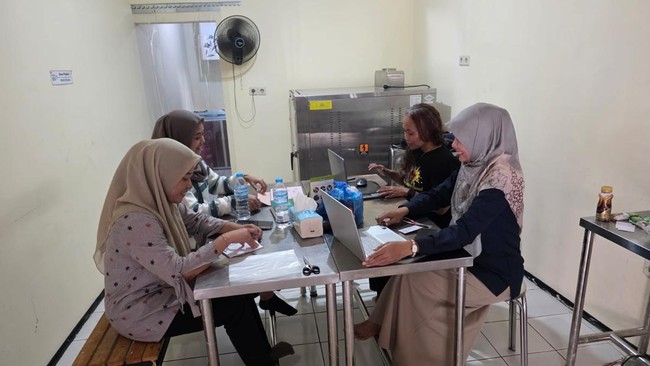 Ribuan sertifikasi mencakup NIB, halal, HaKI, SPPL, dan lainnya, menjadi upaya Pertamina memperkuat daya saing UMKM, serta membuka akses pasar ke ritel modern.