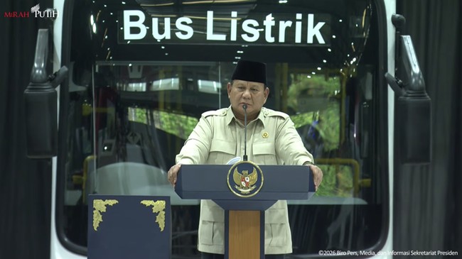 Presiden RI Prabowo Subianto menargetkan menutup 13 titik Pembangkit Listrik Bertenaga Diesel (PLTD) dalam rangka transisi ke energi terbarukan.
