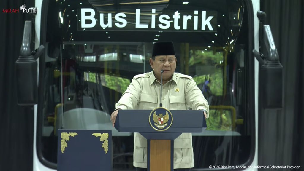 Prabowo Resmikan Pabrik Perakitan Bus Listrik Pertama RI di Magelang