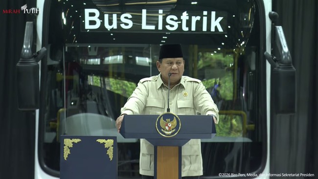 Presiden Prabowo Subianto meresmikan pabrik perakitan kendaraan komersil berbasis listrik PT VKTR Sakti Industries di Magelang, Jawa Tengah, Kamis (9/4).