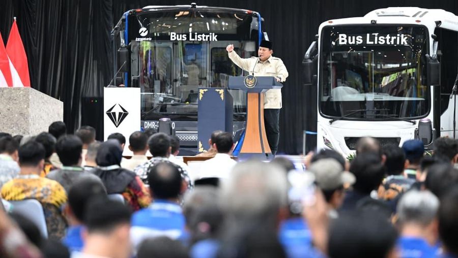 Presiden Prabowo Subianto meresmikan akomodasi perakitan kendaraan komersial listrik milik PT VKTR Sakti Industries di Kabupaten Magelang, Provinsi Jawa Tengah, Kamis, (9/4/2026). (Dok. Sekretariat Presiden)
