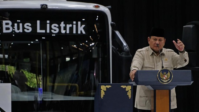 Presiden Prabowo Subianto optimis truk listrik Indonesia dapat bersaing dengan merek global. Ia dorong transisi energi hijau dan penggunaan produk dalam negeri.