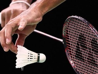 Smash Lebih Mantap dengan Raket Badminton yang Ringan dan Powerful!
