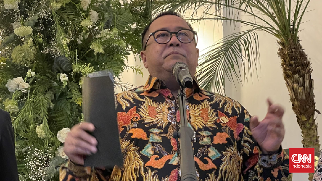 Wakil Gubernur DKI Jakarta Rano Karno memastikan dirinya akan segera berkantor di kawasan Kota Tua demi mengawal langsung jalannya proses revitalisasi Kota Tua.