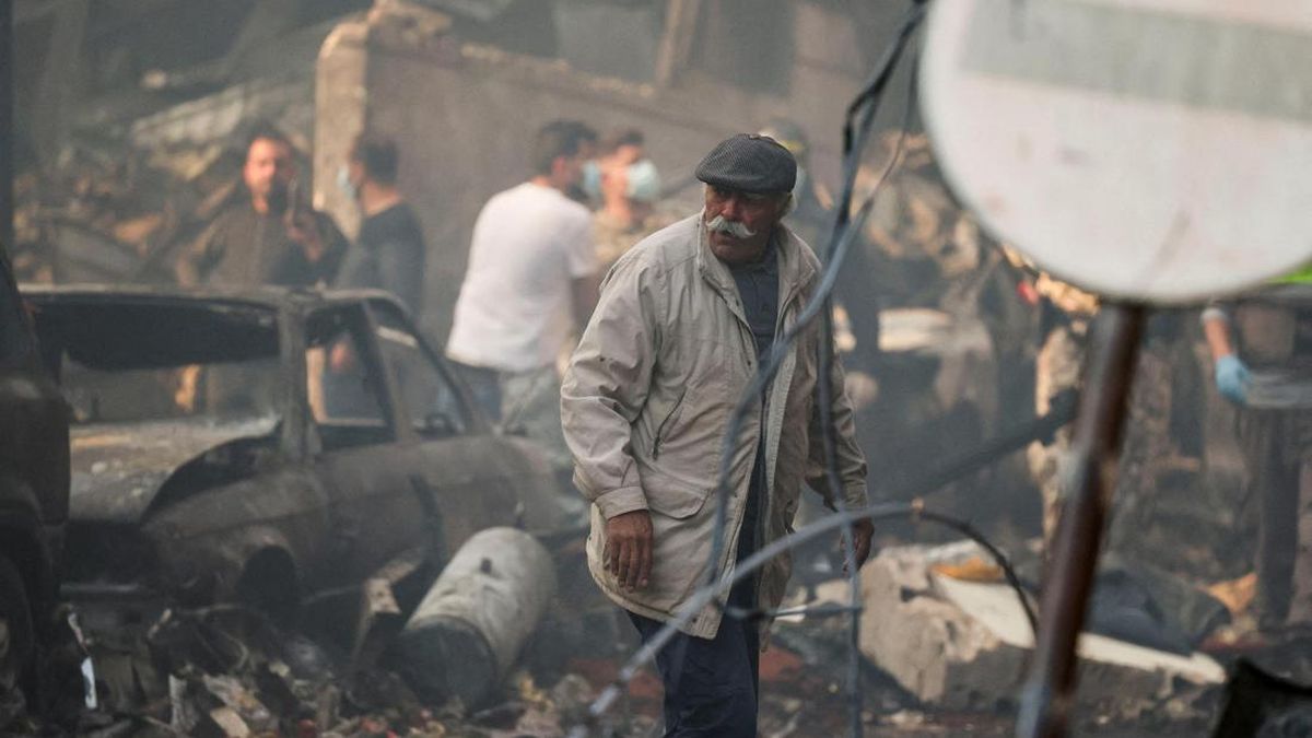 FOTO: Ratusan Tewas saat Israel Bombardir Lebanon