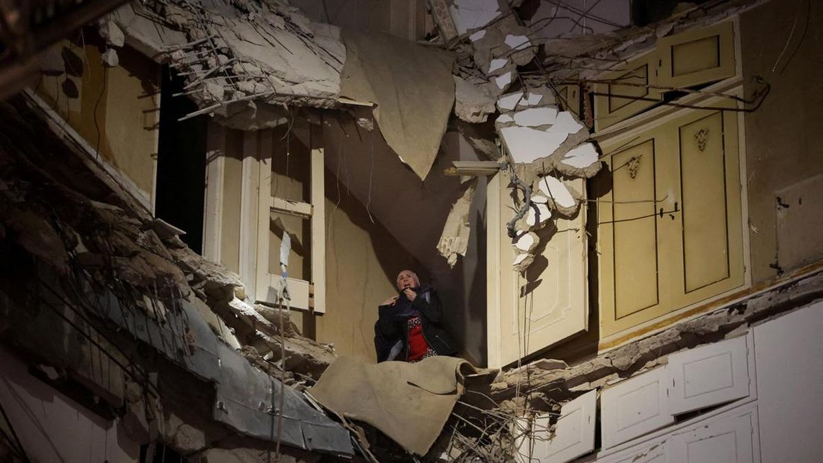 FOTO: Ratusan Tewas saat Israel Bombardir Lebanon