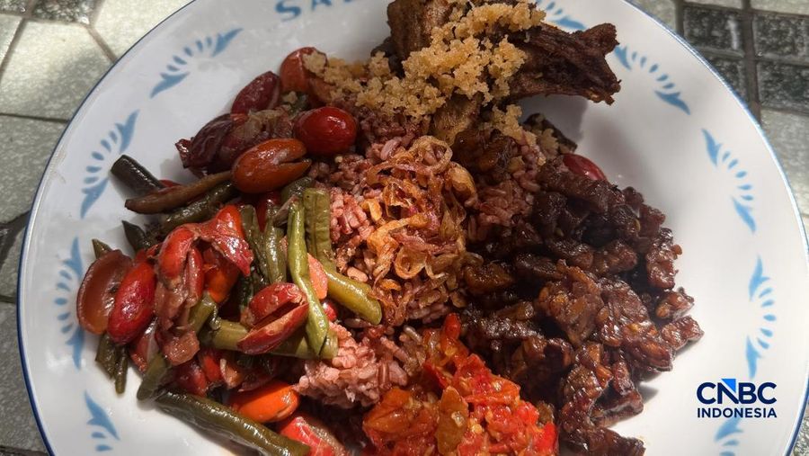 Rumah Makan Salira, mengusung konsep ala warteg dengan nilai dan nuansa premium.