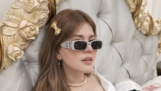 Shindy Samuel Menangis Tersedu, Ungkap Momen Sang Suami Menghina Fisiknya