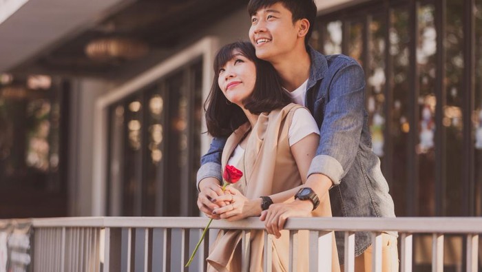 Nggak Harus Bilang 'I Love You', Ini 5 Tanda Pria Sayang Kamu