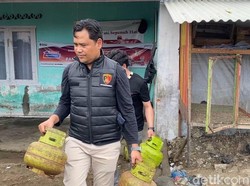 Pertamina Sanksi PHU Pangkalan yang Oplos Elpiji di Padang