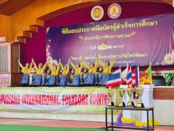 Tim Ratoh Jaroe SMAN 4 Semarang Raih Juara Umum di Festival Internasional Thailand