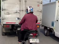 Pemotor Pelat L 2672 BAZ Terciduk Pamer Kelamin di Sepanjang Sidoarjo