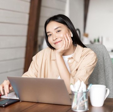 3 Tanda Kalau Kamu Lebih Cocok WFH Daripada ke Kantor