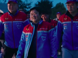 Zhang Xue Mekanik Desa yang Sukses Jadi Sorotan di Ajang Balapan Dunia 