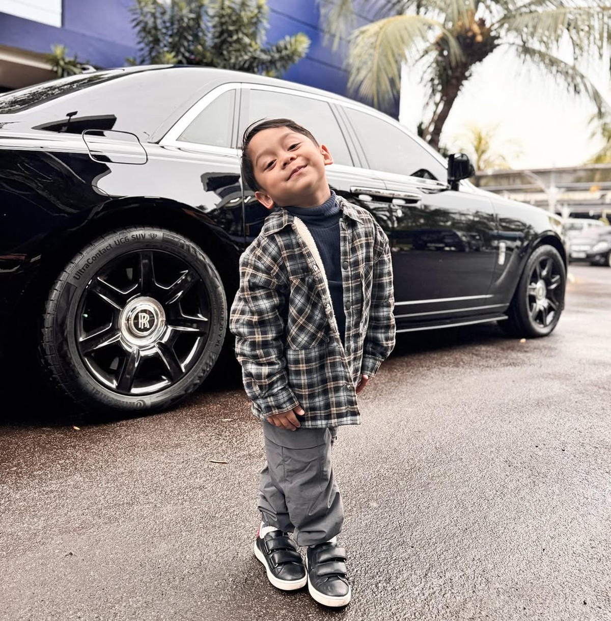 Adu Gaya Fashion Anak Artis