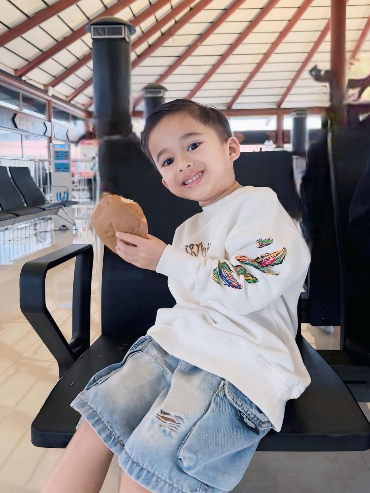 Adu Gaya Fashion Anak Artis