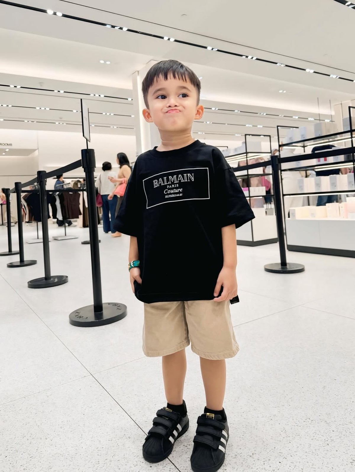 Adu Gaya Fashion Anak Artis