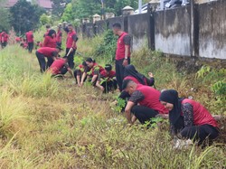 Perkuat Ketahanan Pangan, Polres Babar Tanam Bibit Semangka-Pepaya California