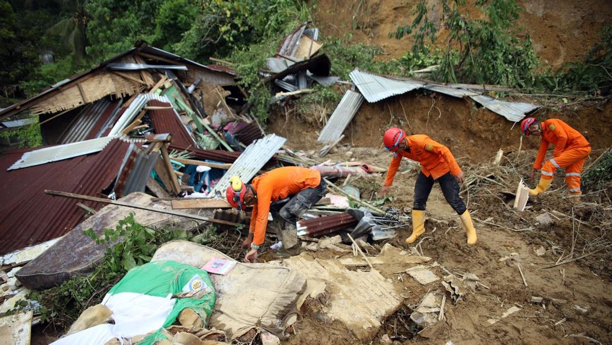 FOTO: Penampakan Longsor di Deliserdang Sumut, 5 Orang Tewas