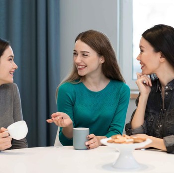 5 Cara Bijak Menghadapi Orang yang Terlalu Banyak Bicara