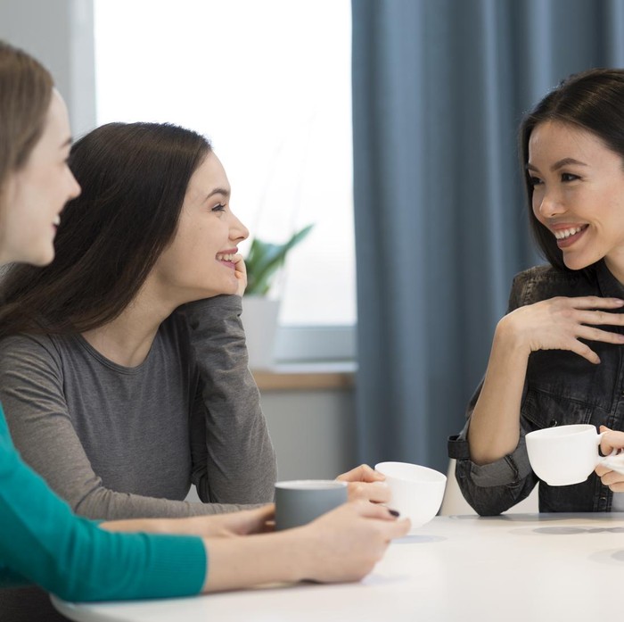Setelah mendengarkan sebentar dan memikirkan apa yang ingin mereka sampaikan, tanyakan apakah mereka keberatan jika kamu menyela cerita mereka sebentar.