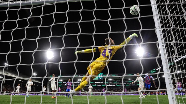 Crystal Palace menghajar Fiorentina dengan skor telak 3-0. Berikut hasil lengkap Conference League Jumat (10/4) dini hari WIB.