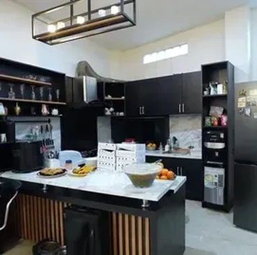 Usai Dinikahi Chef, Intip 7 Potret Dapur Mewah Brisia Jodie yang Bernuansa Hitam