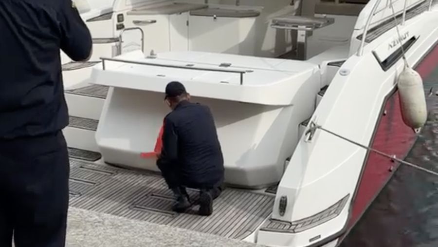 Direktorat Jenderal Bea dan Cukai (DJBC) Kementerian Keuangan kembali menyegel empat kapal yacht terlarangan nan masuk ke perairan Indonesia dan diduga diperdagangkan secara gelap. Penyegelan dilakukan setelah tim campuran Kanwil DJBC dan Kanwil Ditjen Pajak Jakarta Utara melakukan pengawasan importasi kapal wisata asing di Pantai Mutiara, Jakarta Utara, Jumat (10/4/2026). (Dok. Bea Cukai Jakarta)