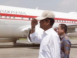 Cerita di Balik Momen Prabowo Beri Topi RI 1 ke Sultan HB X di Bandara