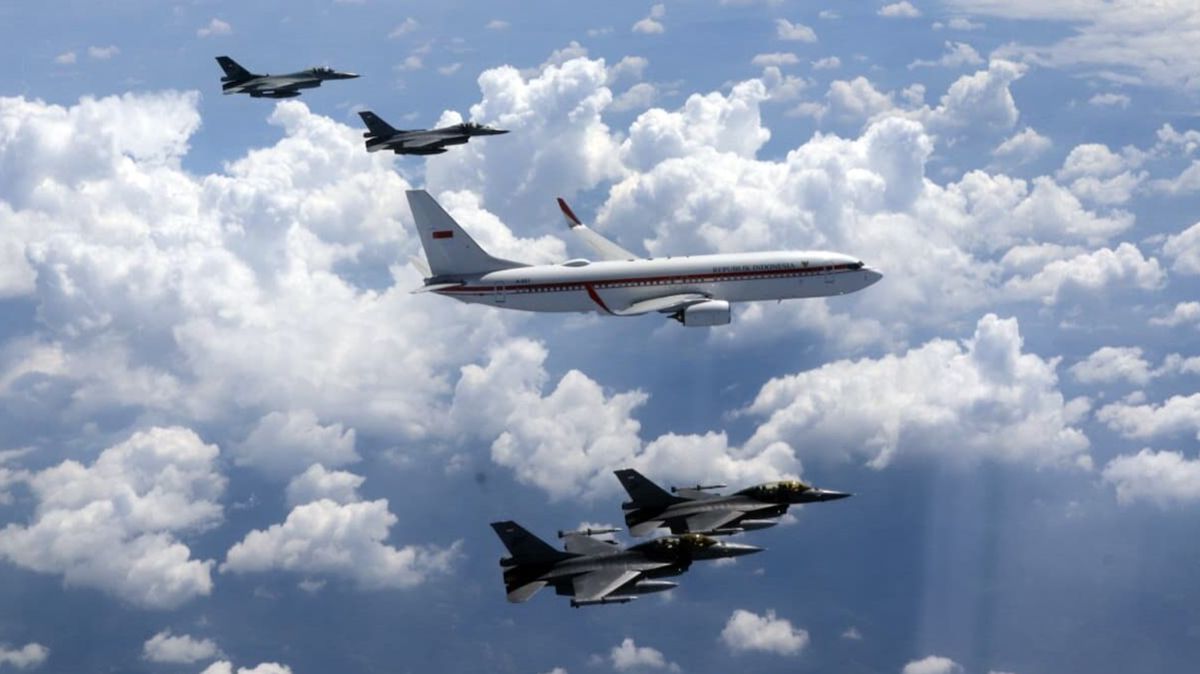 HUT TNI AU, Penerbangan Presiden Dikawal 6 Pesawat Tempur