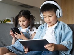 Waspada! Anak dengan Screen Time Berlebihan Berisiko Alami Speech Delay
