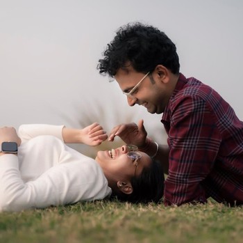 7 Cara Mengungkapkan Rasa Sayang Tanpa Banyak Kata