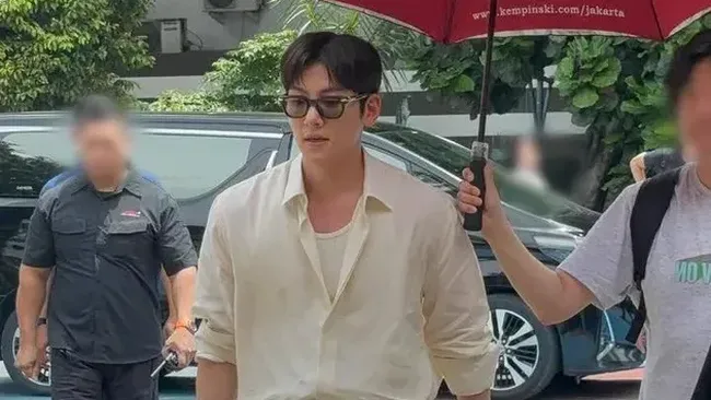 7 Potret Kegiatan Ji Chang Wook di Tanah Air, Fan Meeting Dadakan di SMA 3 Jakarta