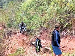 Proyek Jalan di Krayan Mandek Sejak Maret sampai Rusak Lagi Tergerus Hujan