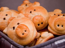 Camilan Bentuk Babi hingga Anjing Tak Bisa Dapat Sertifikat Halal