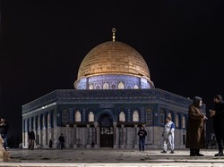 Permukim Israel Bawa Bendera Bintang Daud Serbu Masjid Al-Aqsa
