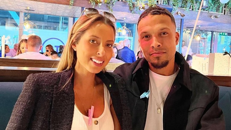 Mendiang Pesepak Bola Joe Thompson dan Istri