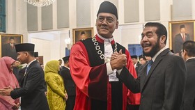 FOTO: Momen Liliek Prisbawono Ucap Sumpah Jadi Hakim MK